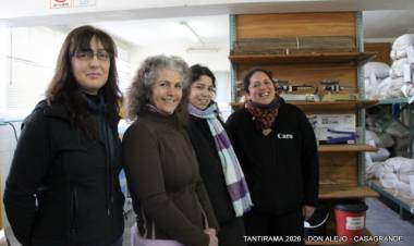 LAS MUJERES DE LA FAMILIA CONTINÚAN UNA EMPRESA DE CUARENTA AÑOS