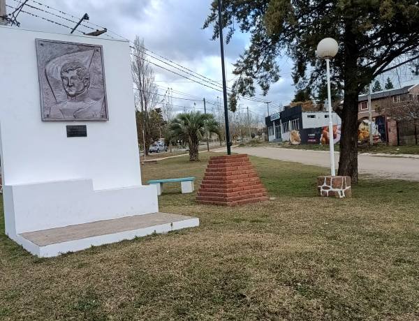 3 DE JUNIO: NACE Dn. Manuel Belgrano. Síquiman pone en valor la plazoleta y reconoce a ciudadana ilustre.