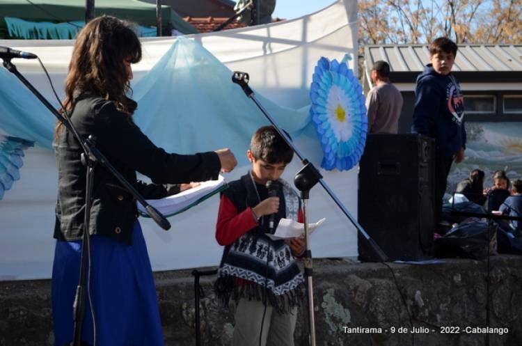 EL SOL DE CABALANGO BRILLÓ PARA CELEBRAR LA PATRIA