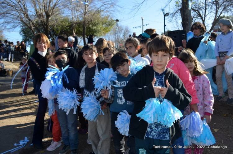 EL SOL DE CABALANGO BRILLÓ PARA CELEBRAR LA PATRIA