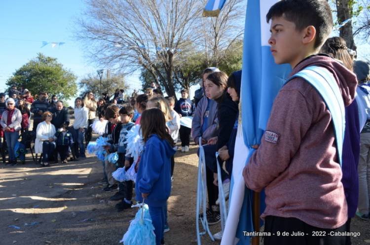 EL SOL DE CABALANGO BRILLÓ PARA CELEBRAR LA PATRIA